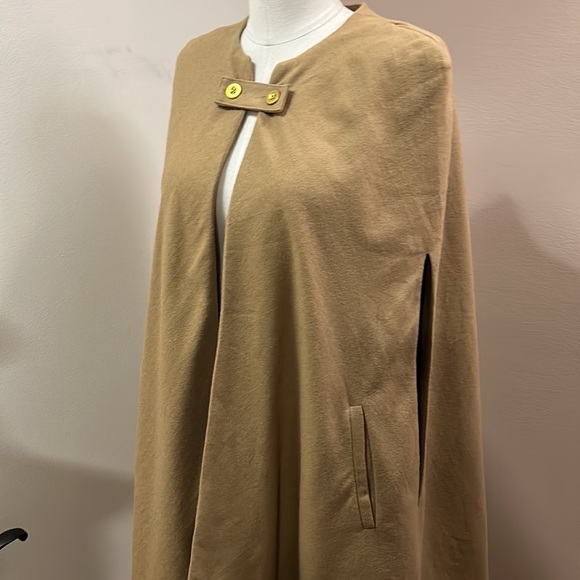 WAYF where are you from Cape size XS- like new - Picture 10 of 16